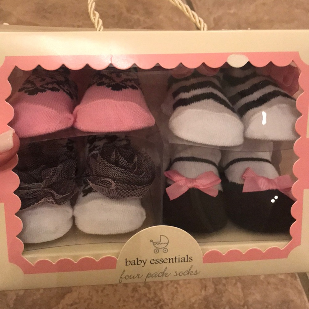 Brand new 0-6 infant socks